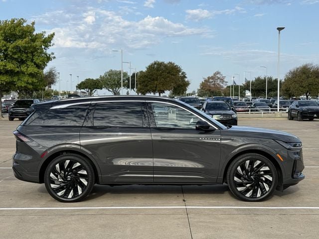 Used 2024 Lincoln Nautilus Black Label w/ Jet Appearance Package (87T) AWD/4WD image 3