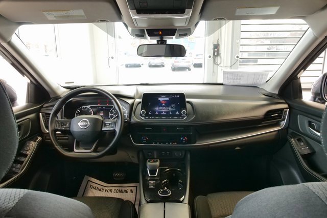 Used 2025 Nissan Rogue SV image 17