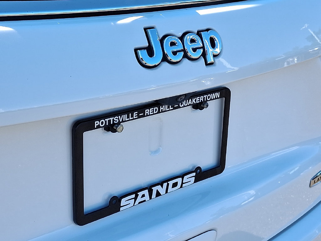 Used 2022 Jeep Compass Latitude w/ Sun and Sound Group AWD/4WD image 33