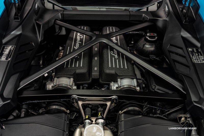 Used 2024 Lamborghini Huracan Tecnica image 18
