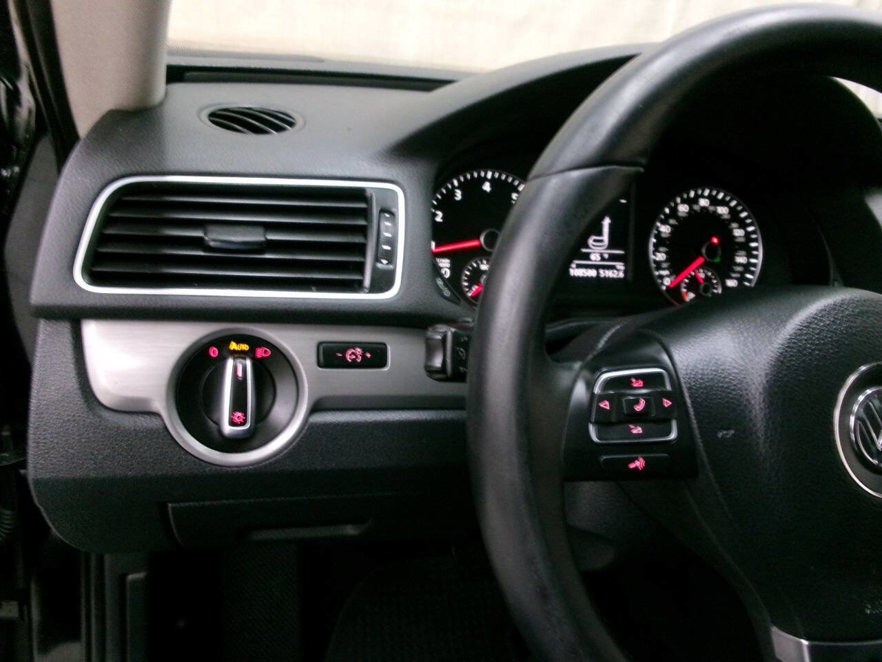 Used 2014 Volkswagen Passat 2.5 SE FWD image 33