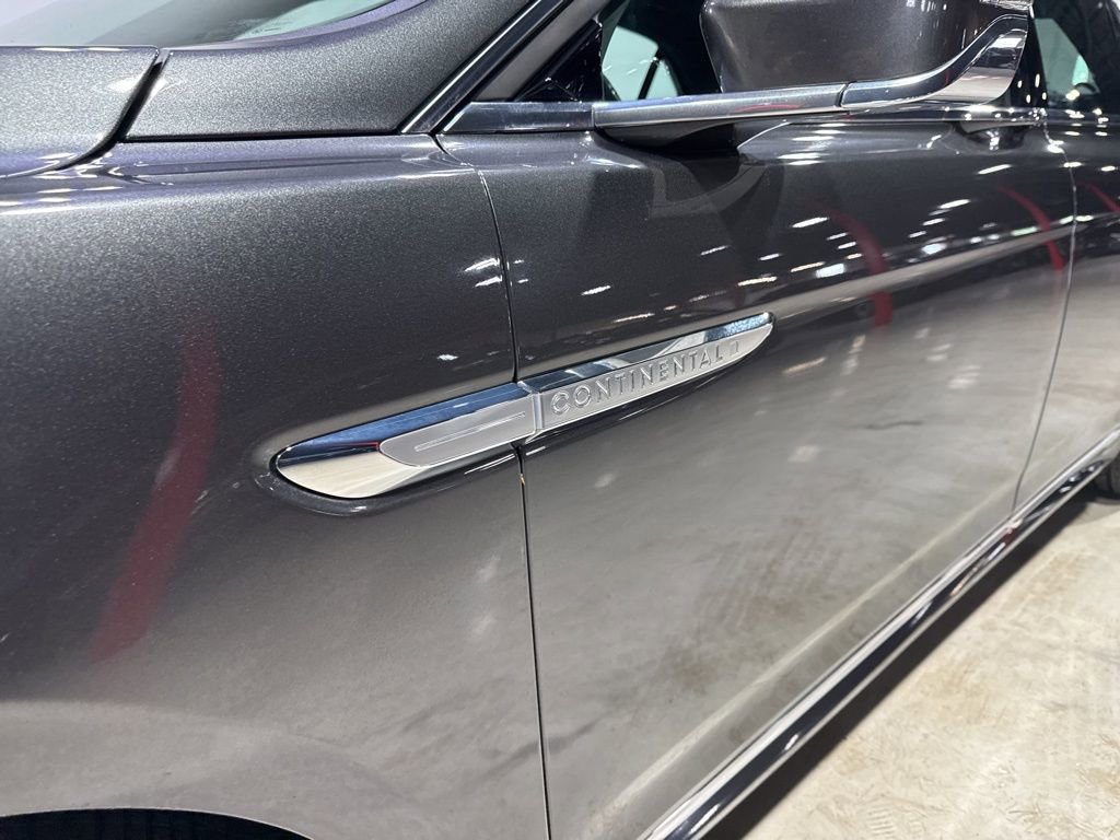 Used 2017 Lincoln Continental Reserve AWD/4WD image 11