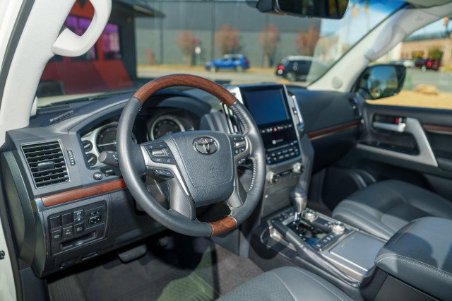 Used 2021 Toyota Land Cruiser image 11