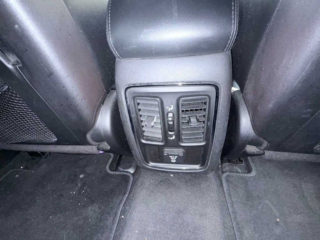 Used 2012 Jeep Grand Cherokee Laredo image 15