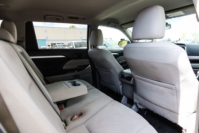 Used 2014 Toyota Highlander LE AWD/4WD image 43