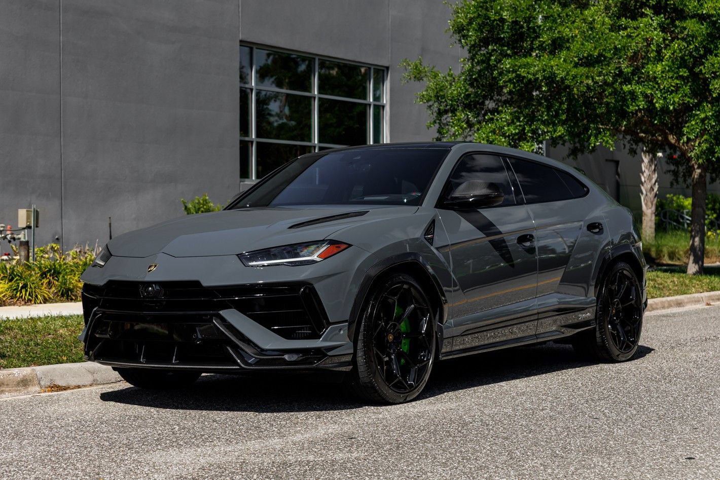 Used 2023 Lamborghini Urus Performante AWD/4WD image 39