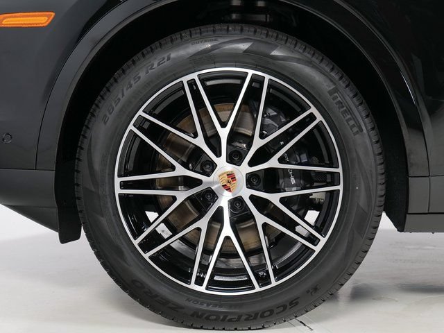 New 2026 Porsche Cayenne AWD/4WD image 32