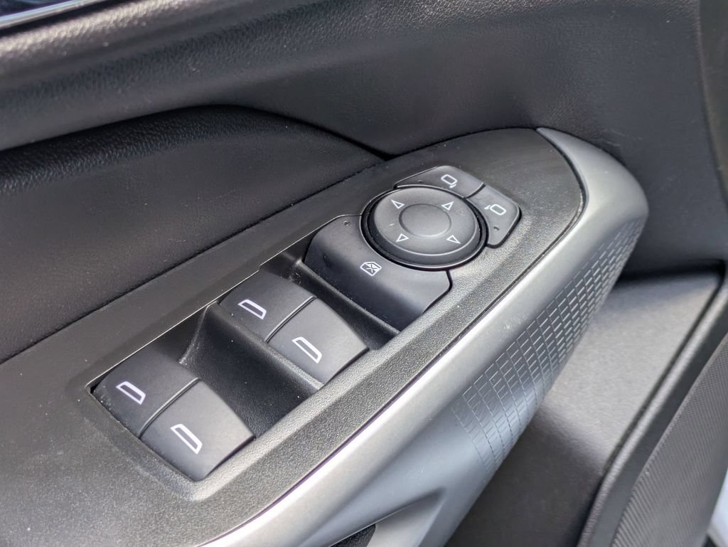 Used 2025 Chevrolet Trax LS FWD image 13