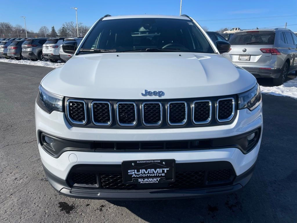 Used 2024 Jeep Compass Latitude AWD/4WD image 23
