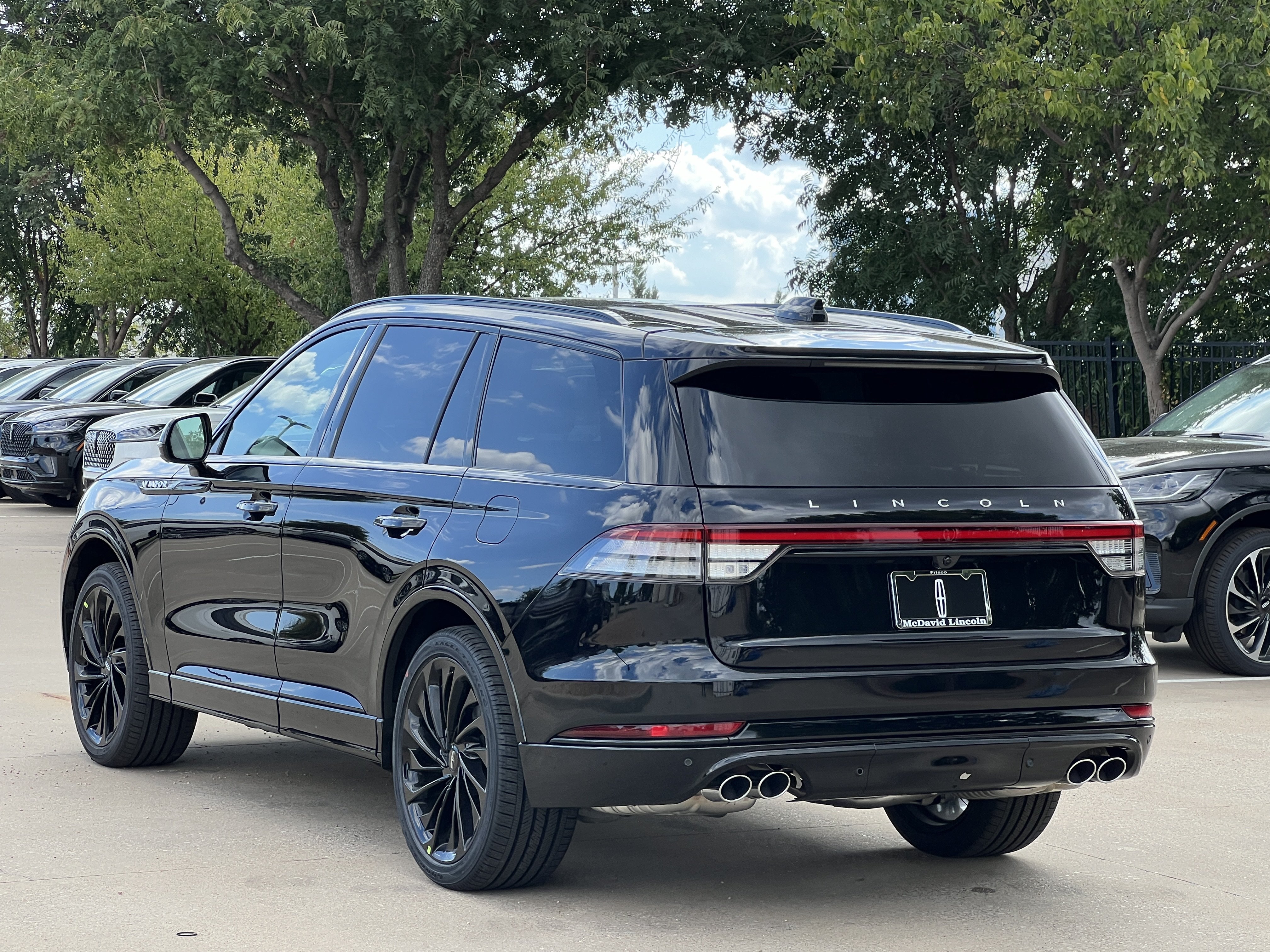 New 2027 Lincoln Aviator Reserve w/ Jet Appearance Package RWD image 7