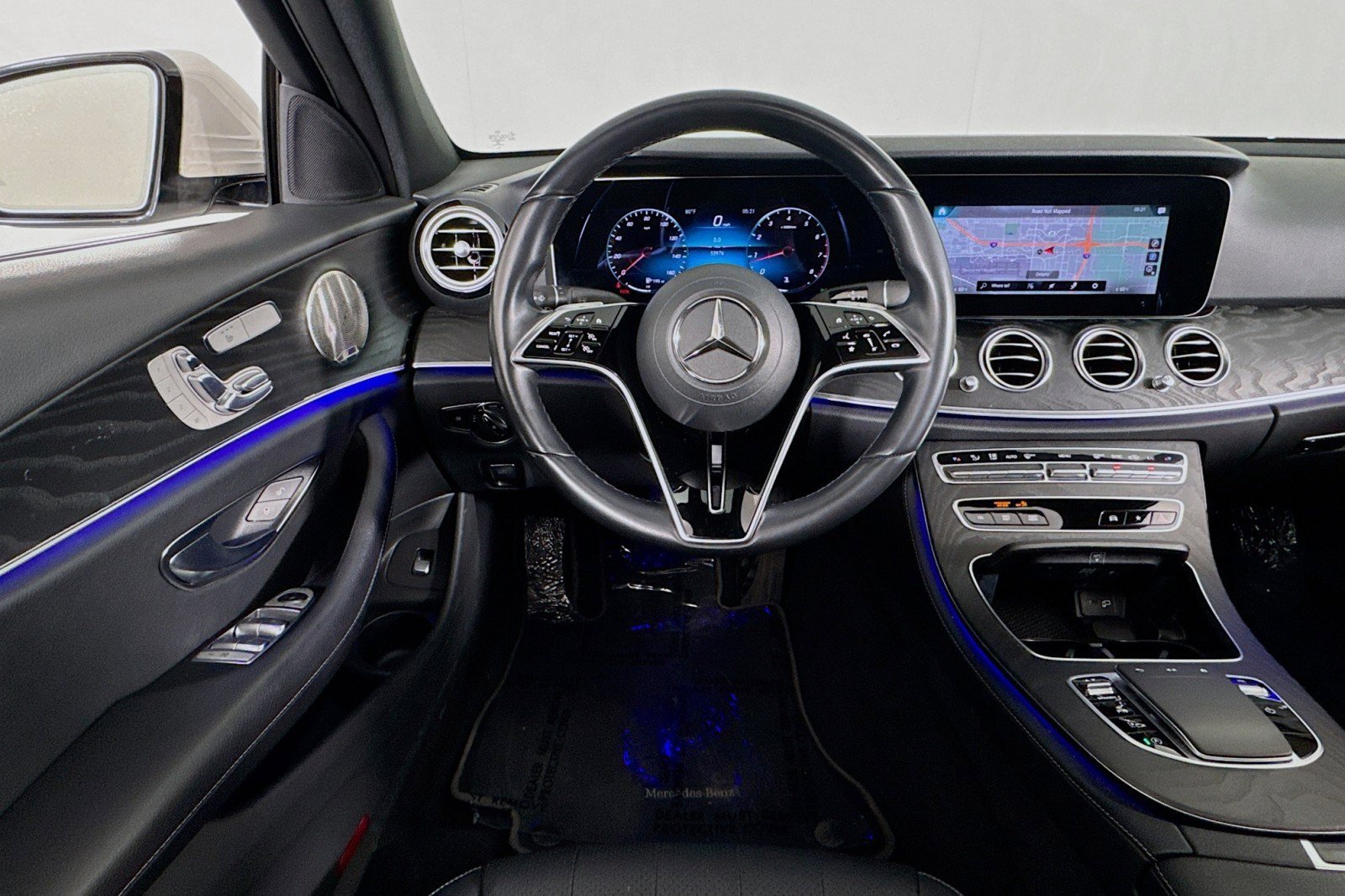 Used 2022 Mercedes-Benz E 350 4MATIC Sedan image 5