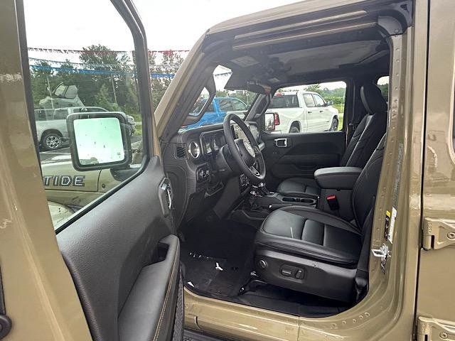 New 2025 Jeep Gladiator Sport image 7