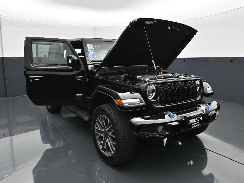 Used 2024 Jeep Wrangler High Altitude AWD/4WD image 39