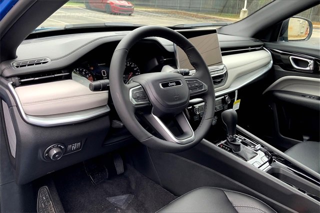 New 2026 Jeep Compass Limited image 8