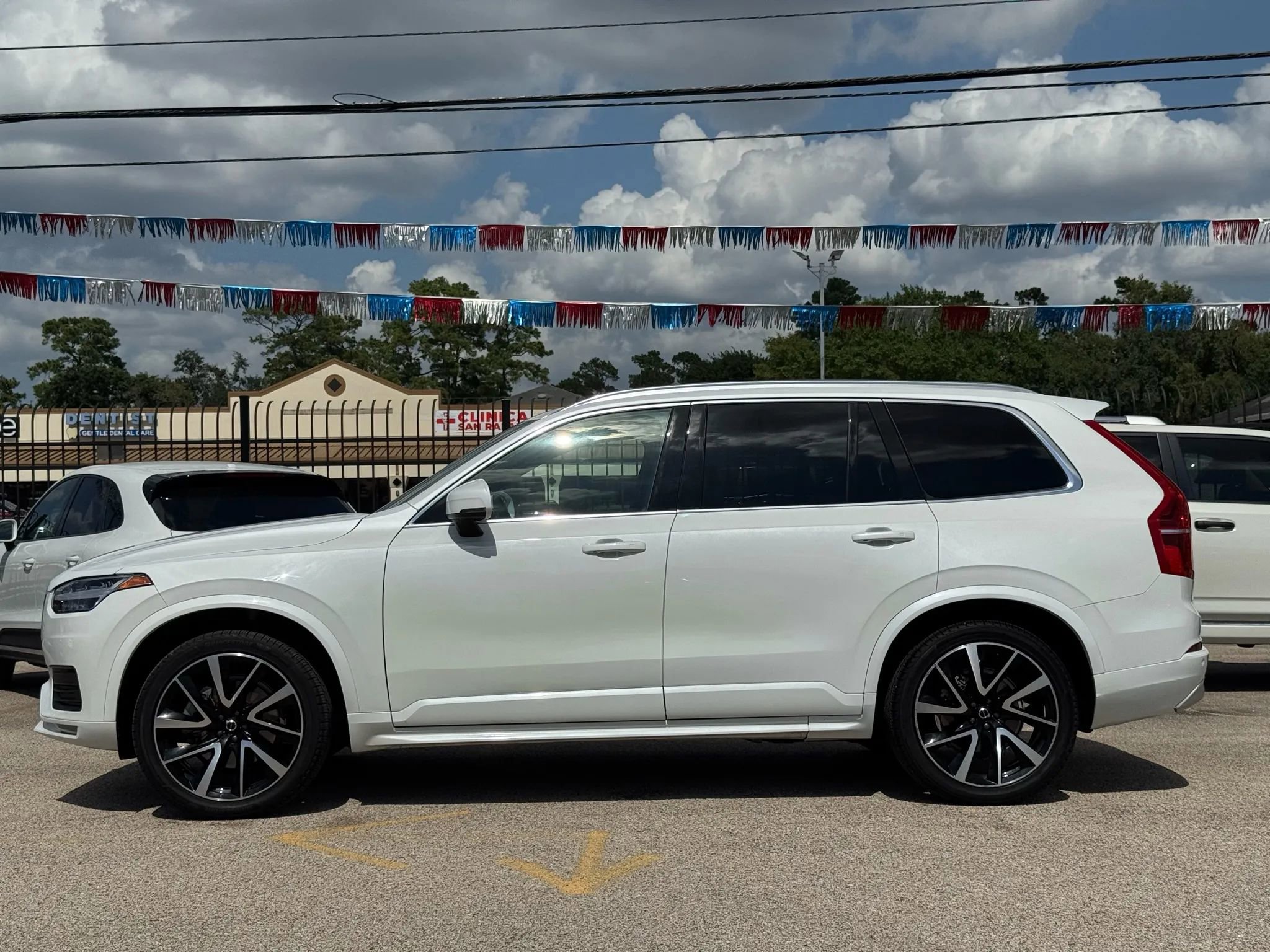 Used 2022 Volvo XC90 T6 Momentum w/ Advanced Package image 12