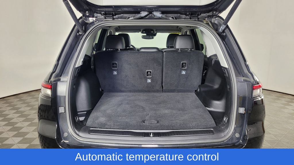 Used 2023 Jeep Grand Cherokee Limited image 10