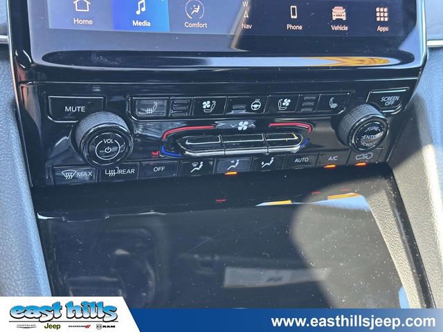 Used 2023 Jeep Grand Cherokee Overland AWD/4WD image 31