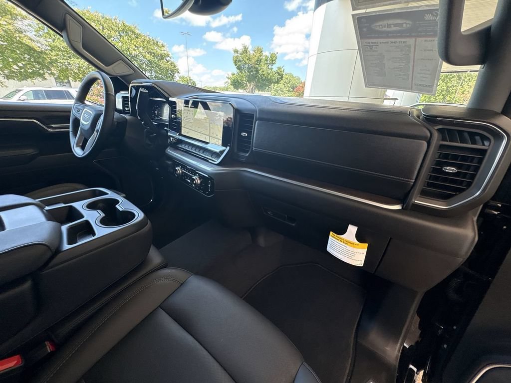 Certified 2025 GMC Sierra 1500 SLT AWD/4WD image 29