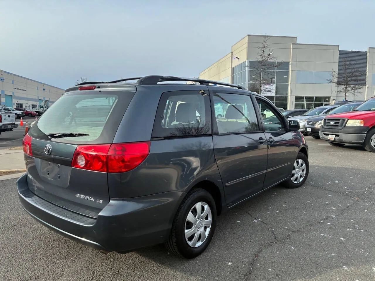 Used 2009 Toyota Sienna CE image 7