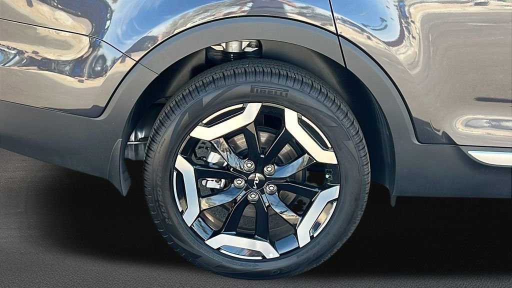 Used 2025 Kia Telluride EX w/ EX Captain's Chair Package image 5