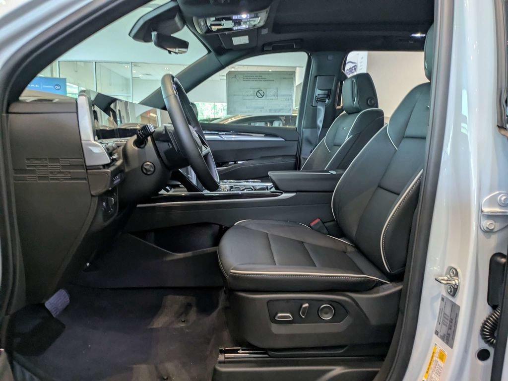New 2026 Cadillac Escalade Sport w/ LPO, ONYX Package AWD/4WD image 24