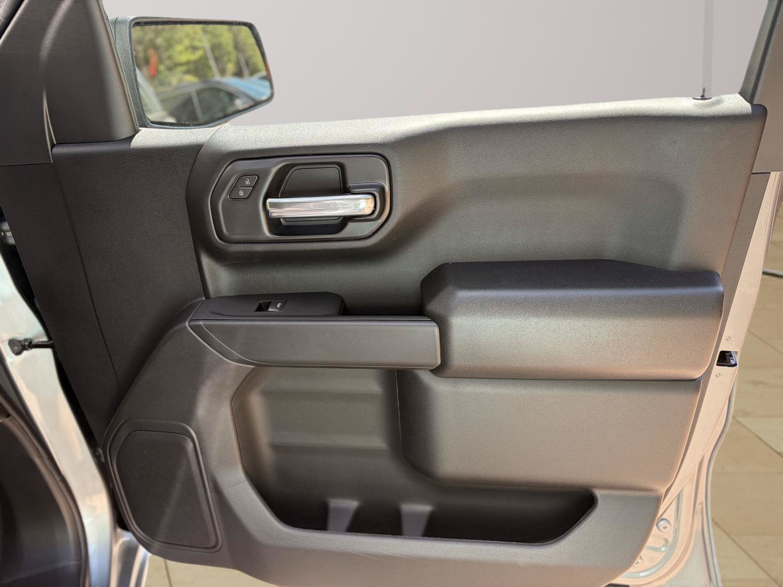 New 2026 Chevrolet Silverado 1500 Custom w/ LPO, Dark Essentials Package AWD/4WD image 14