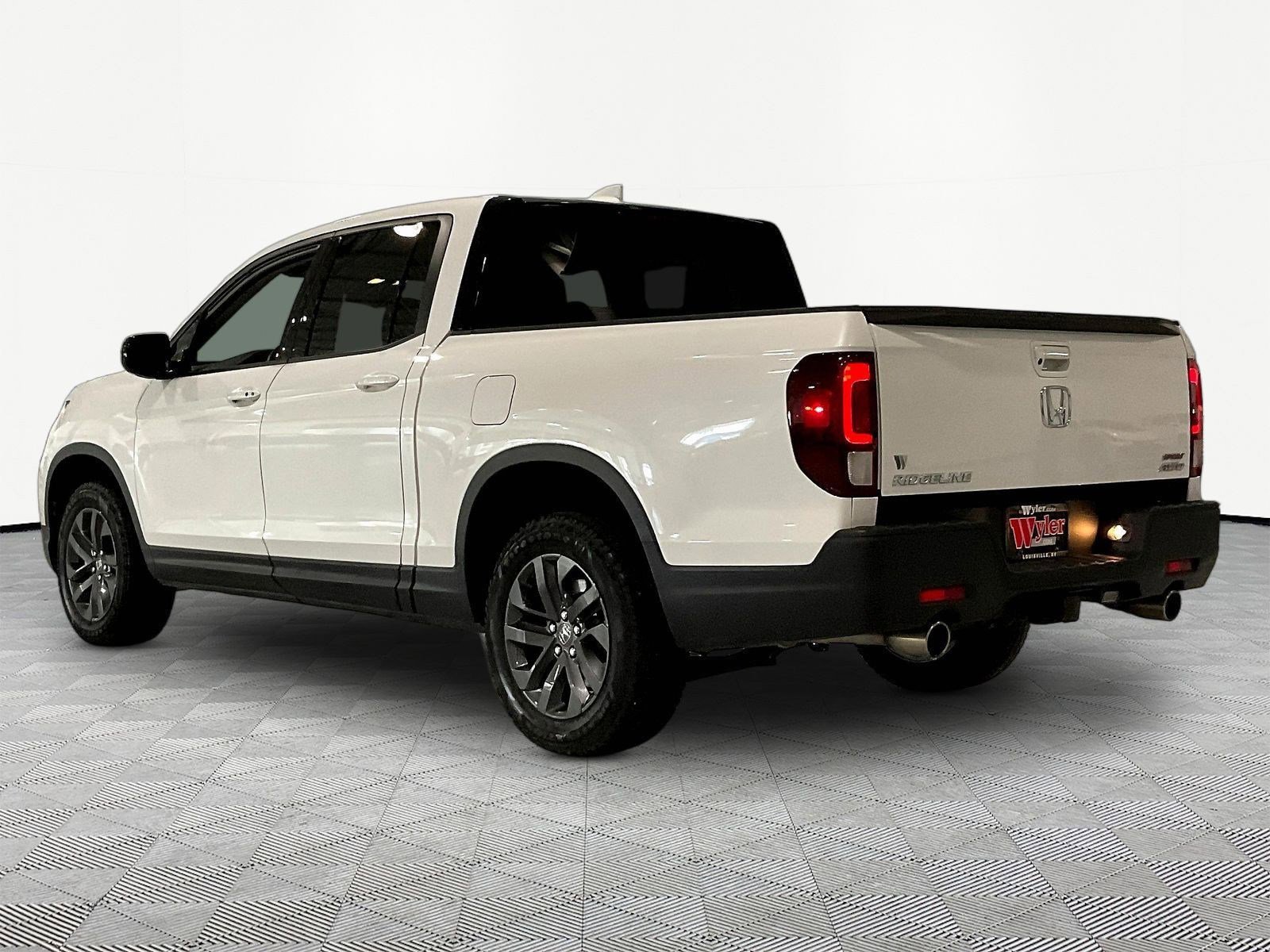 Used 2021 Honda Ridgeline Sport image 4
