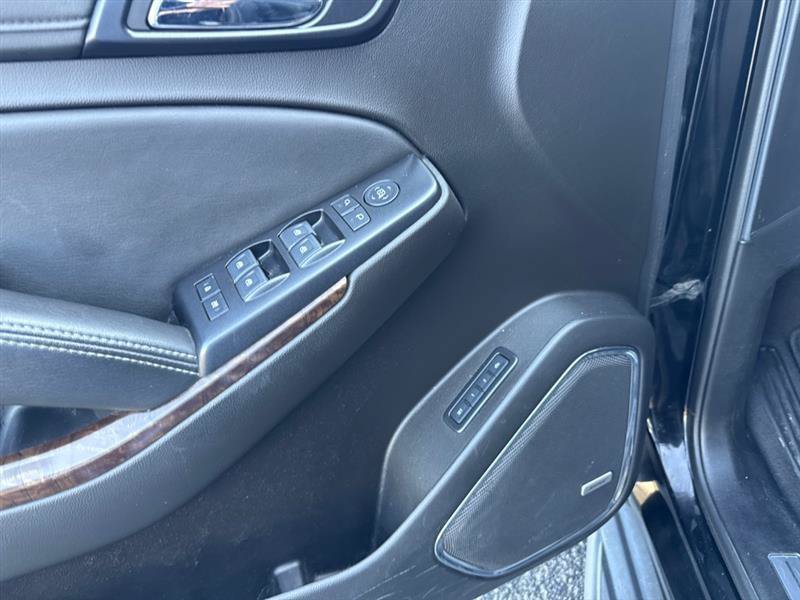 Used 2020 Chevrolet Suburban LT AWD/4WD image 15