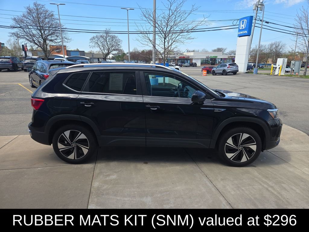 Used 2024 Volkswagen Taos SE AWD/4WD image 2