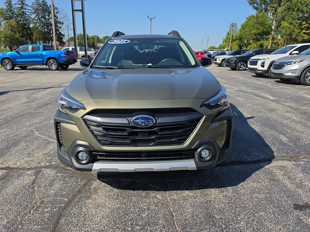 Used 2025 Subaru Outback Limited AWD/4WD image 2