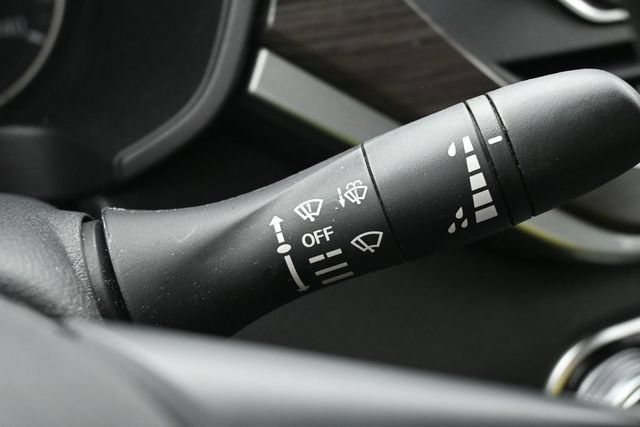 Used 2025 Nissan Altima 2.5 SV FWD image 23