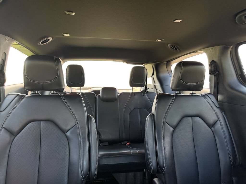 Used 2025 Chrysler Pacifica Select FWD image 14