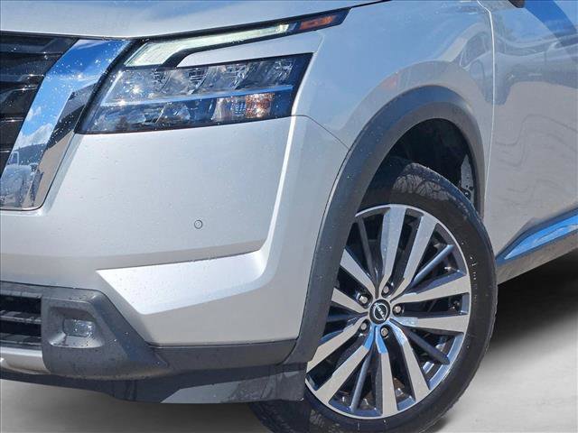 Used 2022 Nissan Pathfinder Platinum w/ Cargo Package image 4