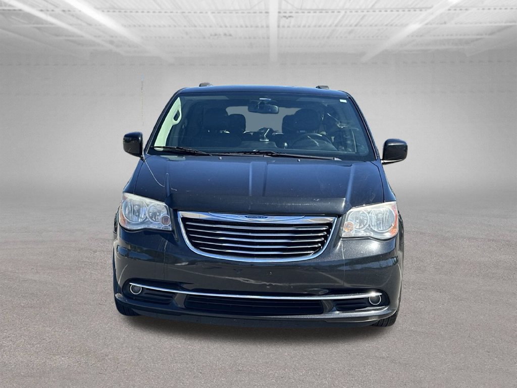 Used 2014 Chrysler Town & Country Touring FWD image 2