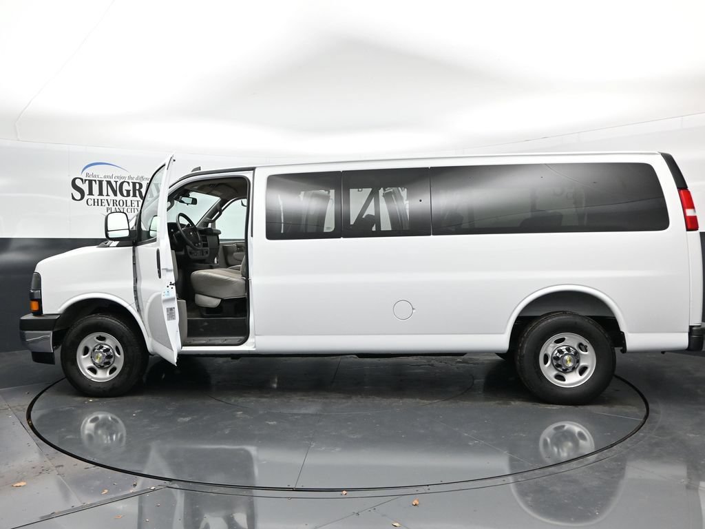 Used 2025 Chevrolet Express 3500 LT w/ LT Preferred Equipment Group RWD image 37