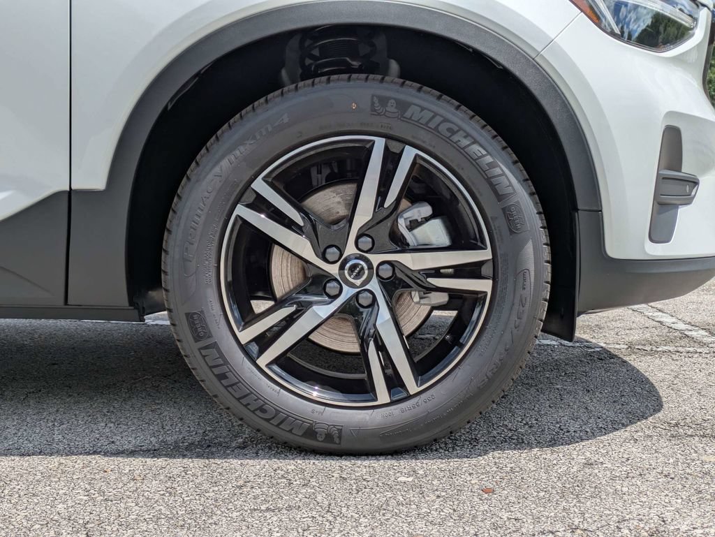 New 2026 Volvo XC40 B4 Core FWD image 11