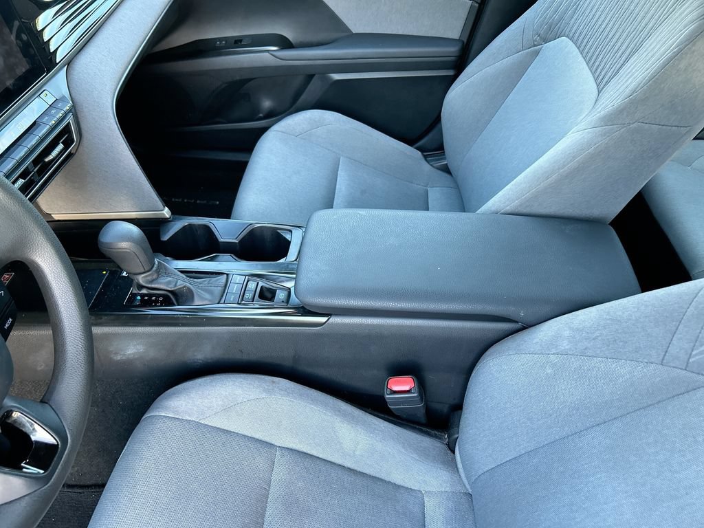 Used 2025 Toyota Camry LE w/ Convenience Package FWD image 29
