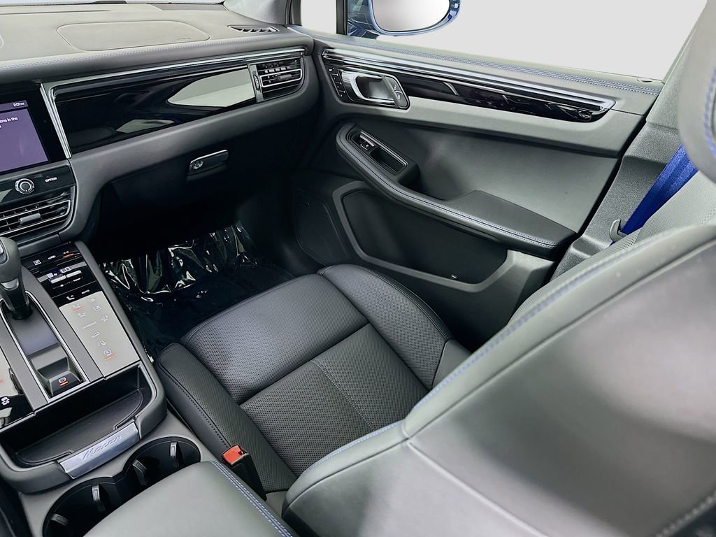 New 2025 Porsche Macan S AWD/4WD image 26