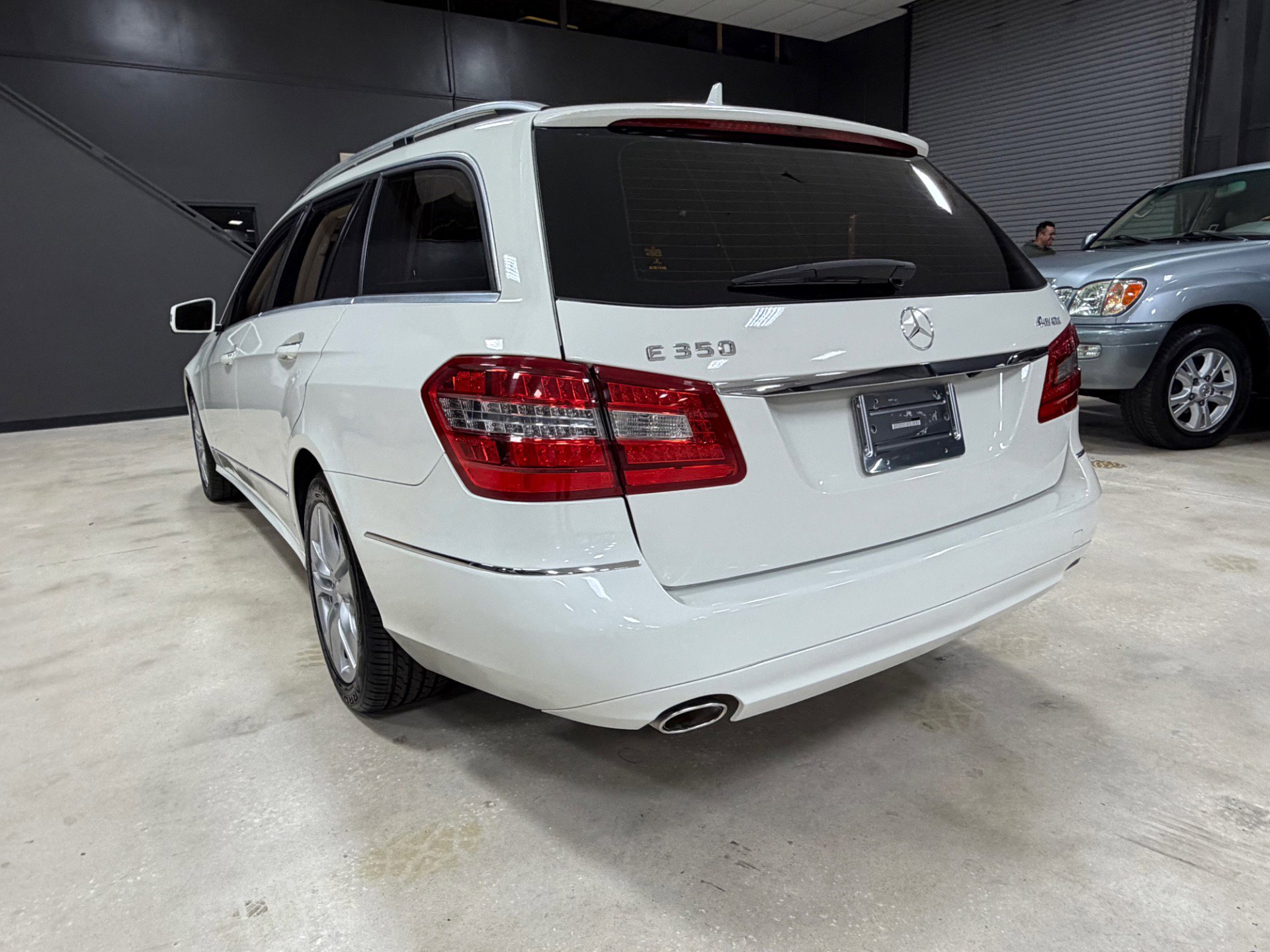 Used 2011 Mercedes-Benz E 350 4MATIC Wagon image 16
