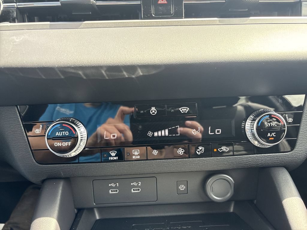 New 2026 Mitsubishi Outlander SE AWD/4WD image 16
