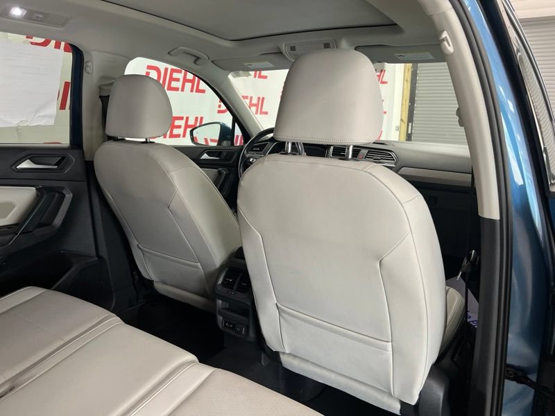 Used 2019 Volkswagen Tiguan SEL AWD/4WD image 12