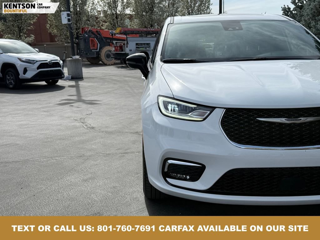 Used 2026 Chrysler Pacifica Limited image 13