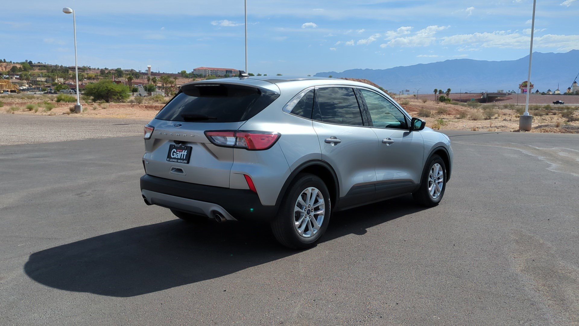 Used 2022 Ford Escape SE w/ Convenience Package image 3