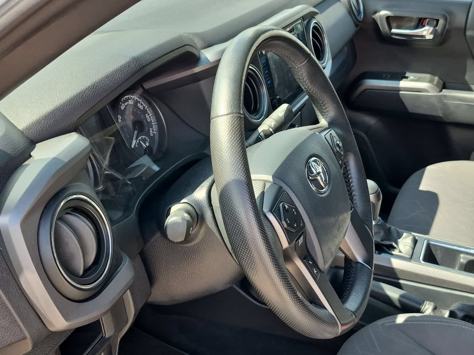 Used 2019 Toyota Tacoma TRD Off-Road AWD/4WD image 10