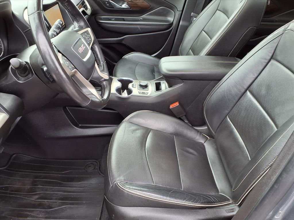 Used 2019 GMC Terrain Denali w/ Advanced Safety Package image 5