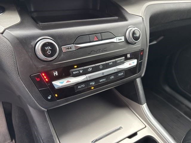 Used 2020 Ford Explorer XLT w/ Equipment Group 202A image 25
