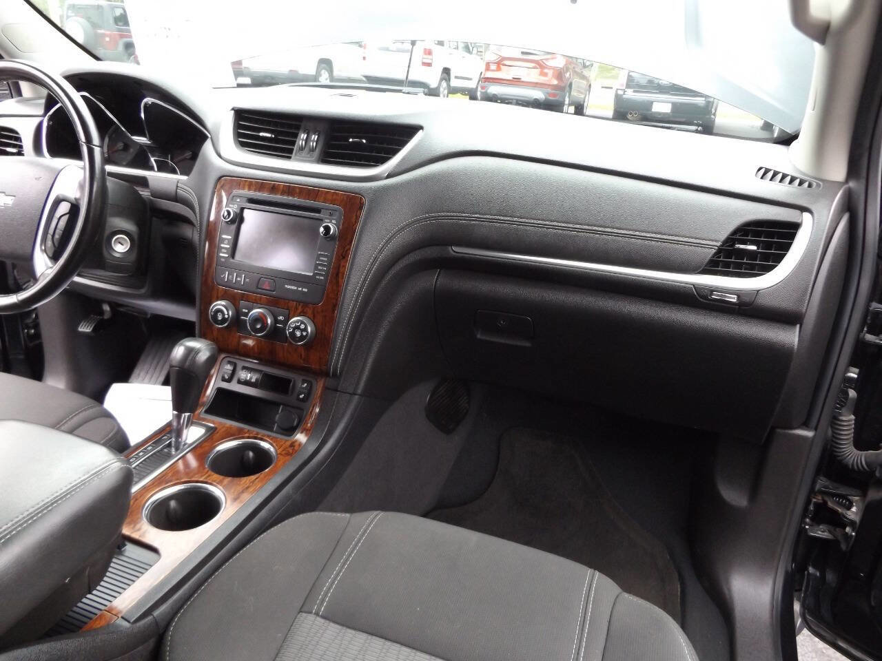 Used 2014 Chevrolet Traverse LT image 27