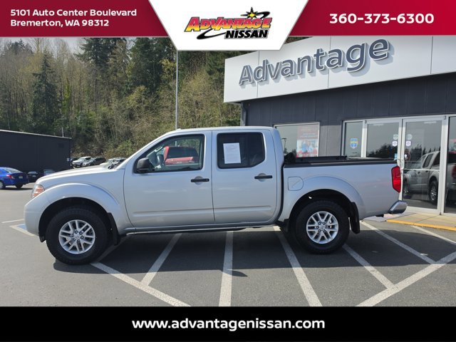 Used 2018 Nissan Frontier SV image 2