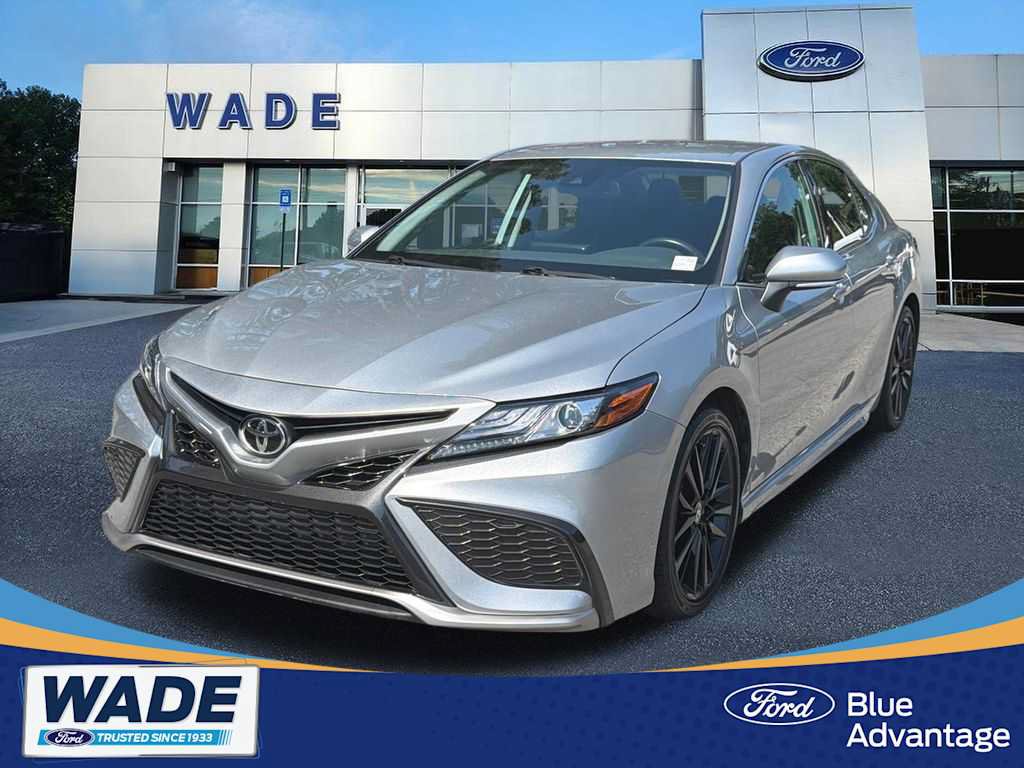 Used 2022 Toyota Camry XSE FWD image 1
