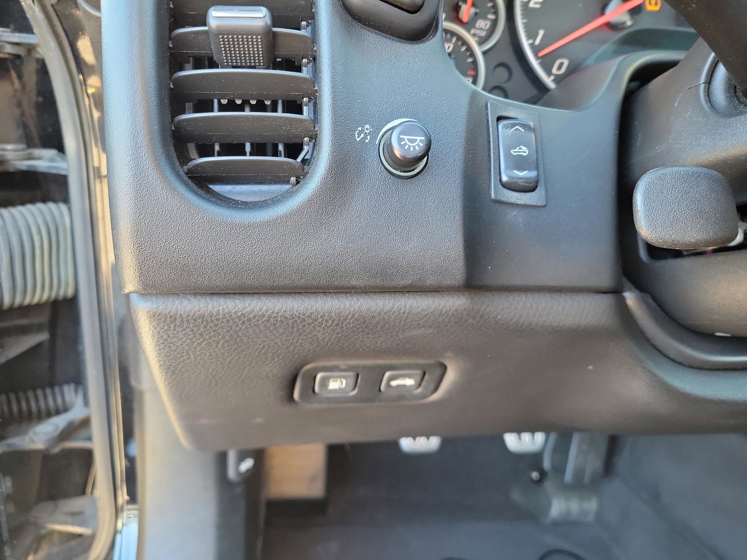 Used 2008 Chevrolet Corvette Convertible w/ Preferred Equipment Group image 12